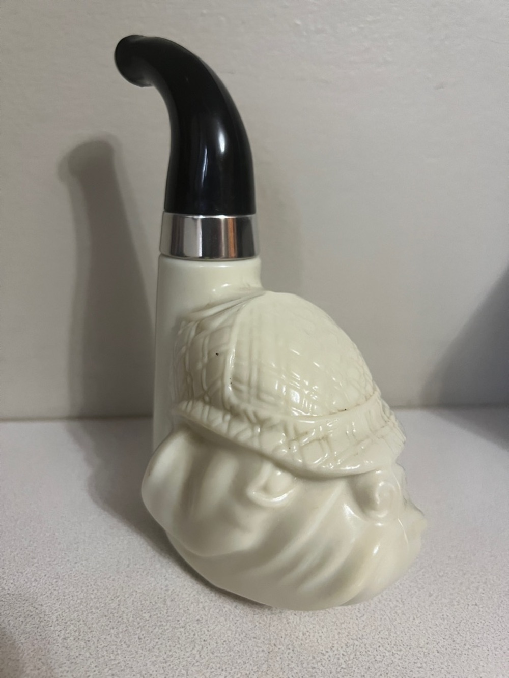 Bulldog pipe Avon vintage Wild Country After Shave Bottle in Cream